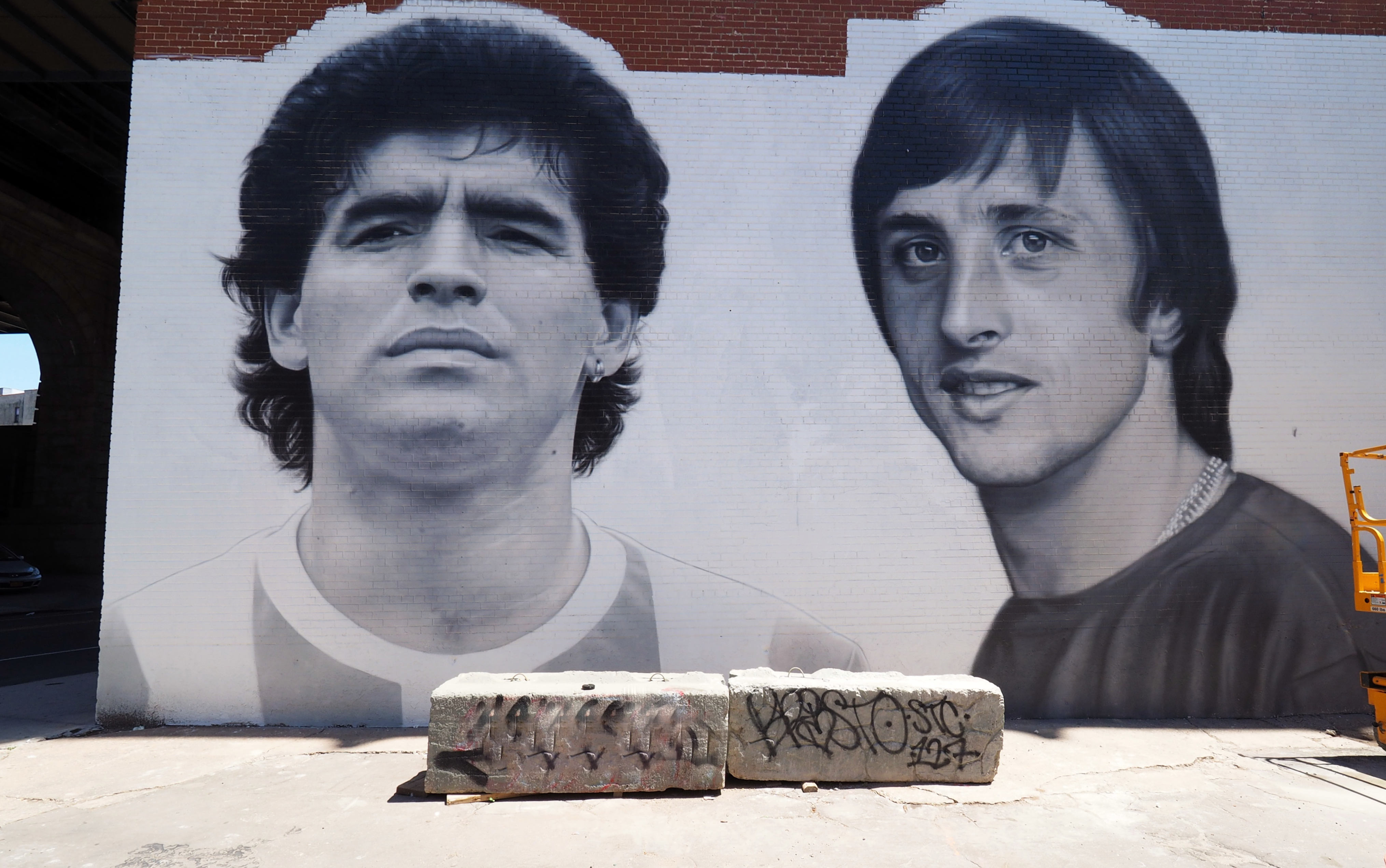 Diego Maradone and Johan Cruyff</b><br>at @thegroundnyc<br>LES, NYC<br>Spring 2020